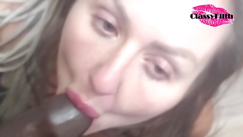 Blonde with small boobs is having a pissing in her pussy