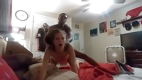 Brunette cums in a deep throat after sex in amateur vid