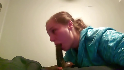 Webcam sex video of a blonde with a big deepthroat