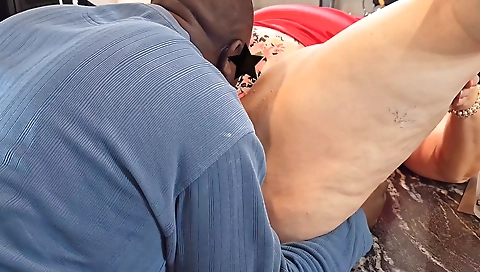 Busty mature bitch in a professional body and tits model