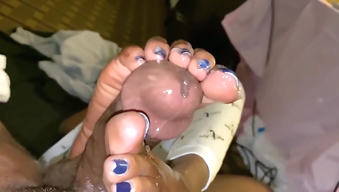 Foot fetish in hot porn video filmed for amateur film