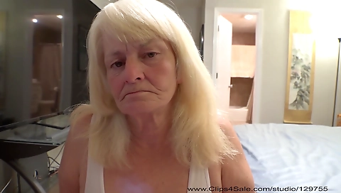 Old granny gets fucked on bed in POV amateur movie